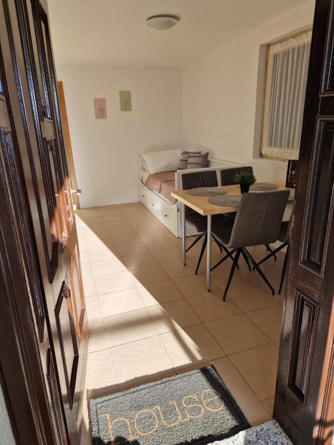 Apartment Misic Ртина Экстерьер фото